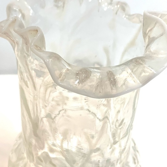 WHITE OPALESCENT GLASS VASE Northwood? Glass BROCADE (Spanish Lace) Ruffled - Picture 10 of 16
